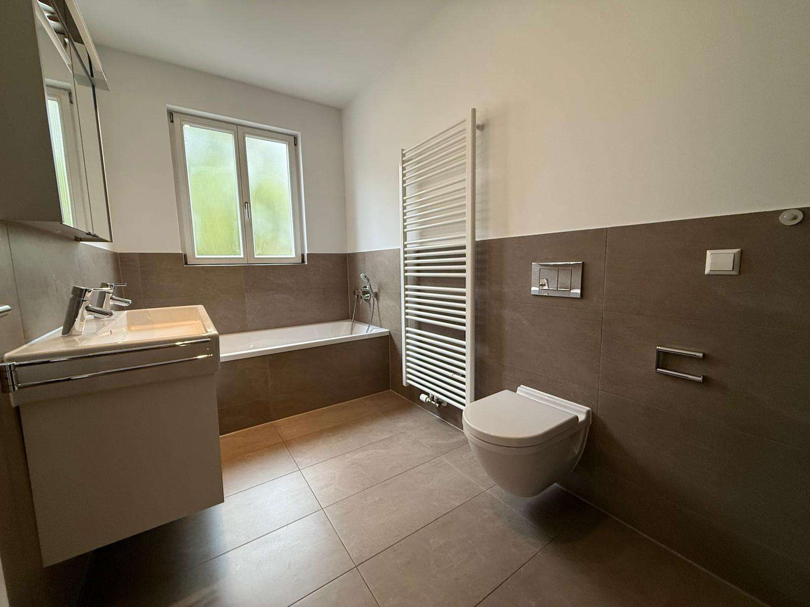 Thumbnail-Wohnung zum Mieten in Stuttgart 3.350,00 € 180 m²