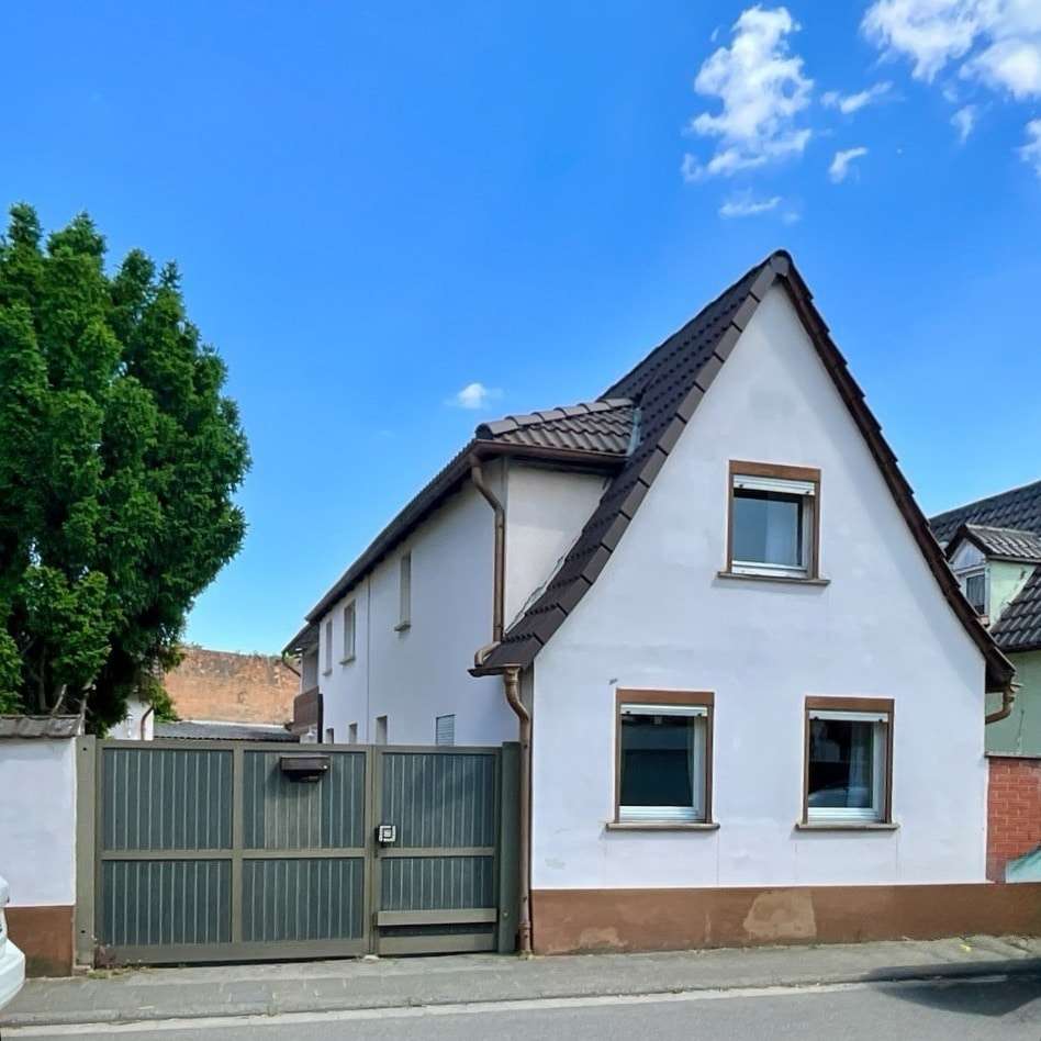 Thumbnail-Haus zum Kaufen in Dudenhofen 285.000,00 € 123 m²