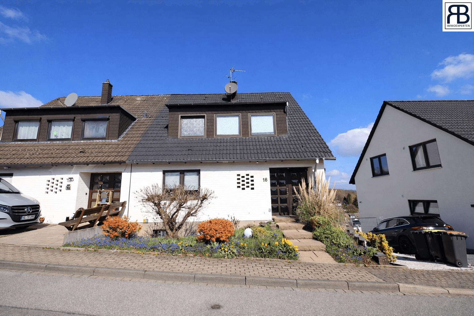 Thumbnail-Wohnung zum Kaufen in Velbert 449.000,00 € 152.59 m²