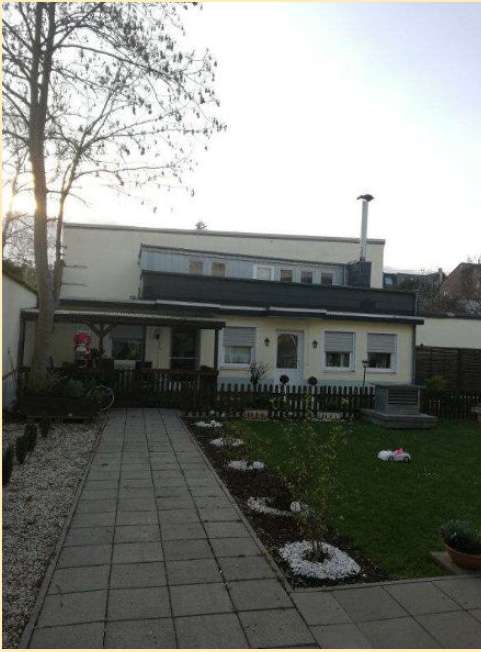 Thumbnail-Haus zum Mieten in Krefeld 1.080,00 € 120 m²