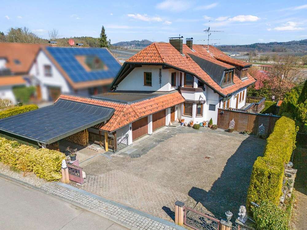 Thumbnail-Haus zum Kaufen in Stockach-Wahlwies 820.000,00 € 249 m²