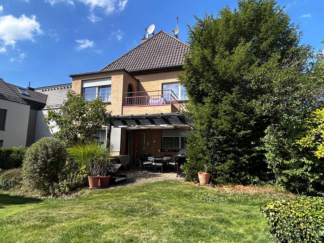 Thumbnail-Haus zum Kaufen in Stuttgart Sonnenberg 1.498.000,00 € 202 m²