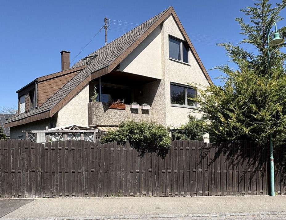 Thumbnail-Haus zum Kaufen in Remseck am Neckar Neckargröningen 610.000,00 € 188 m²
