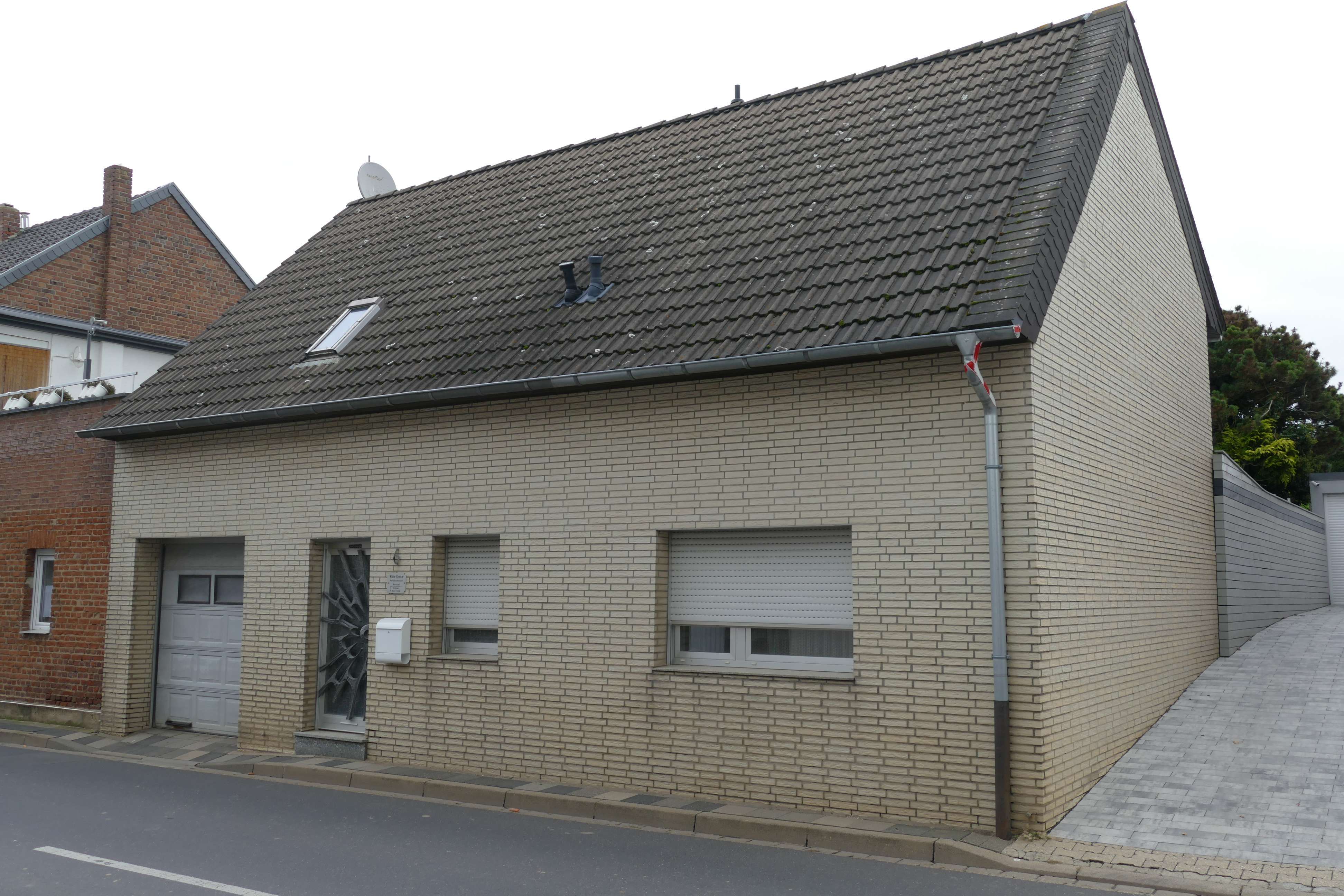 Thumbnail-Haus zum Kaufen in Merzenich-Golzheim 299.000,00 € 147.55 m²