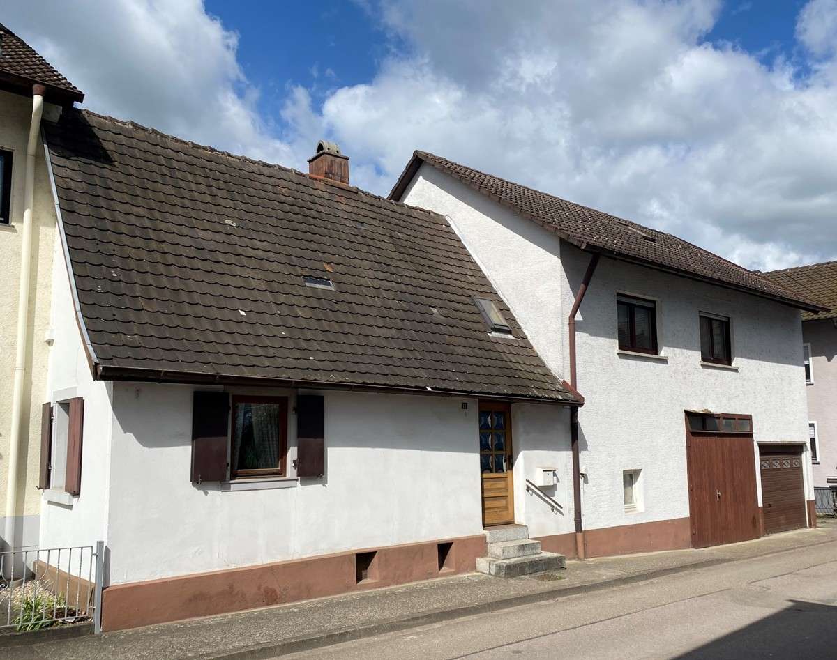 Thumbnail-Haus zum Kaufen in Ötigheim 275.000,00 € 147.86 m²