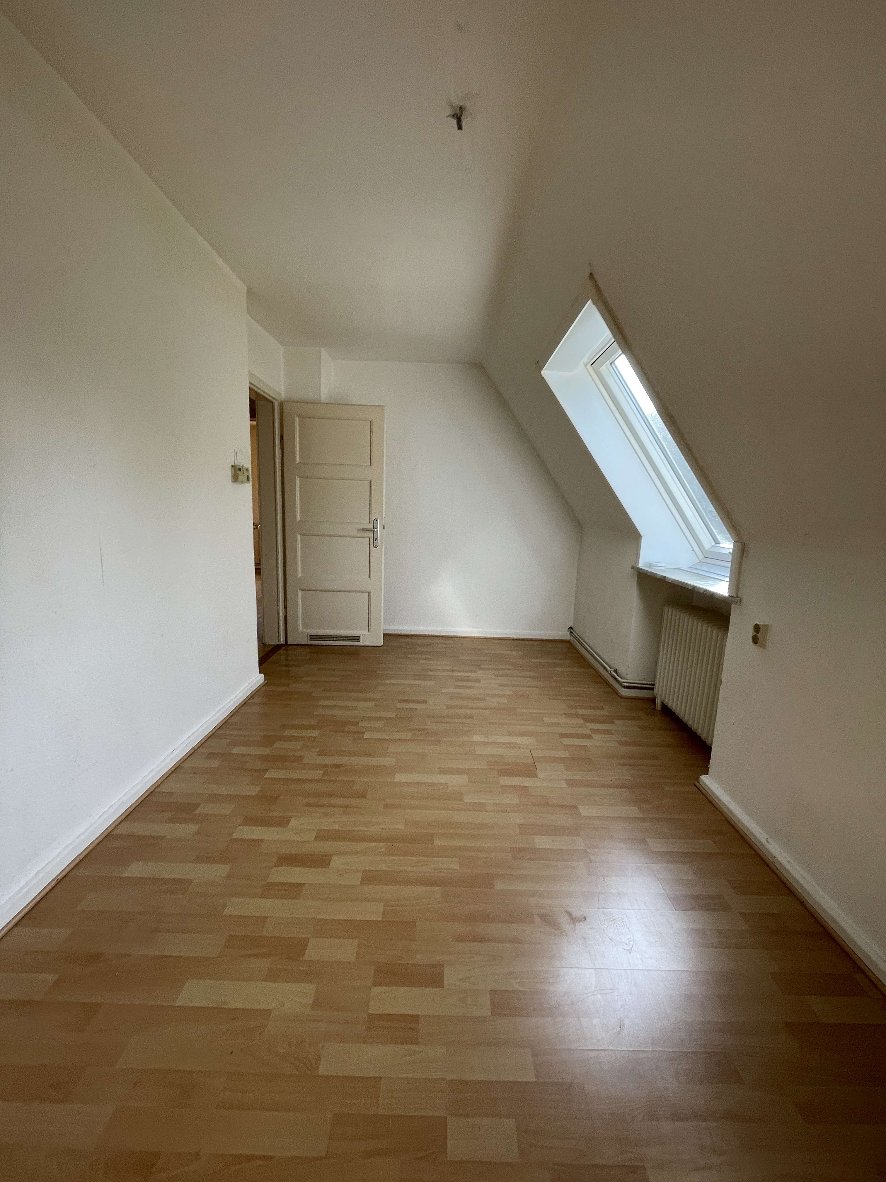Thumbnail-Wohnung zum Kaufen in Wilhelmshaven 35.000,00 € 32.11 m²