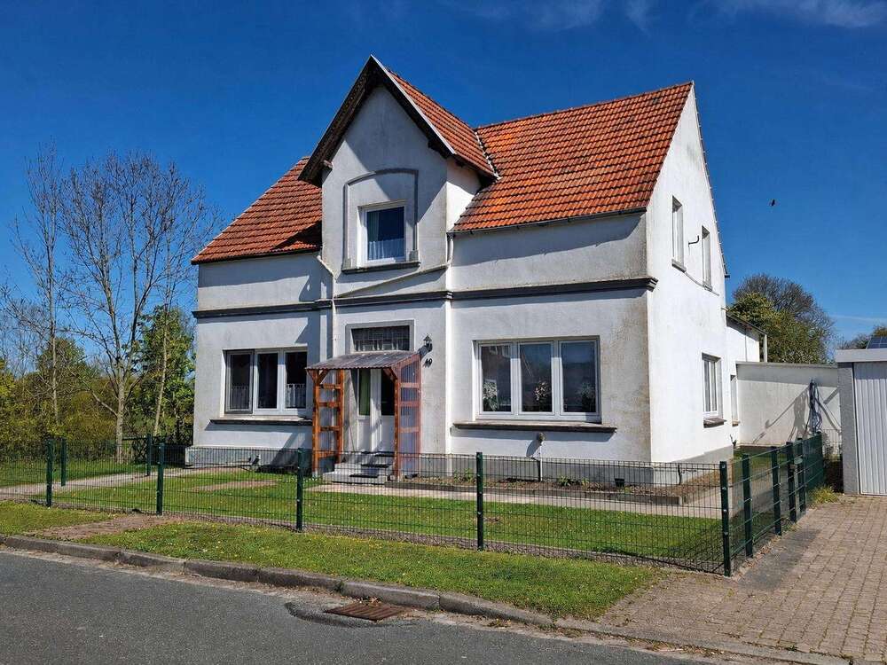 Thumbnail-Haus zum Kaufen in Nordenham 169.000,00 € 225 m²