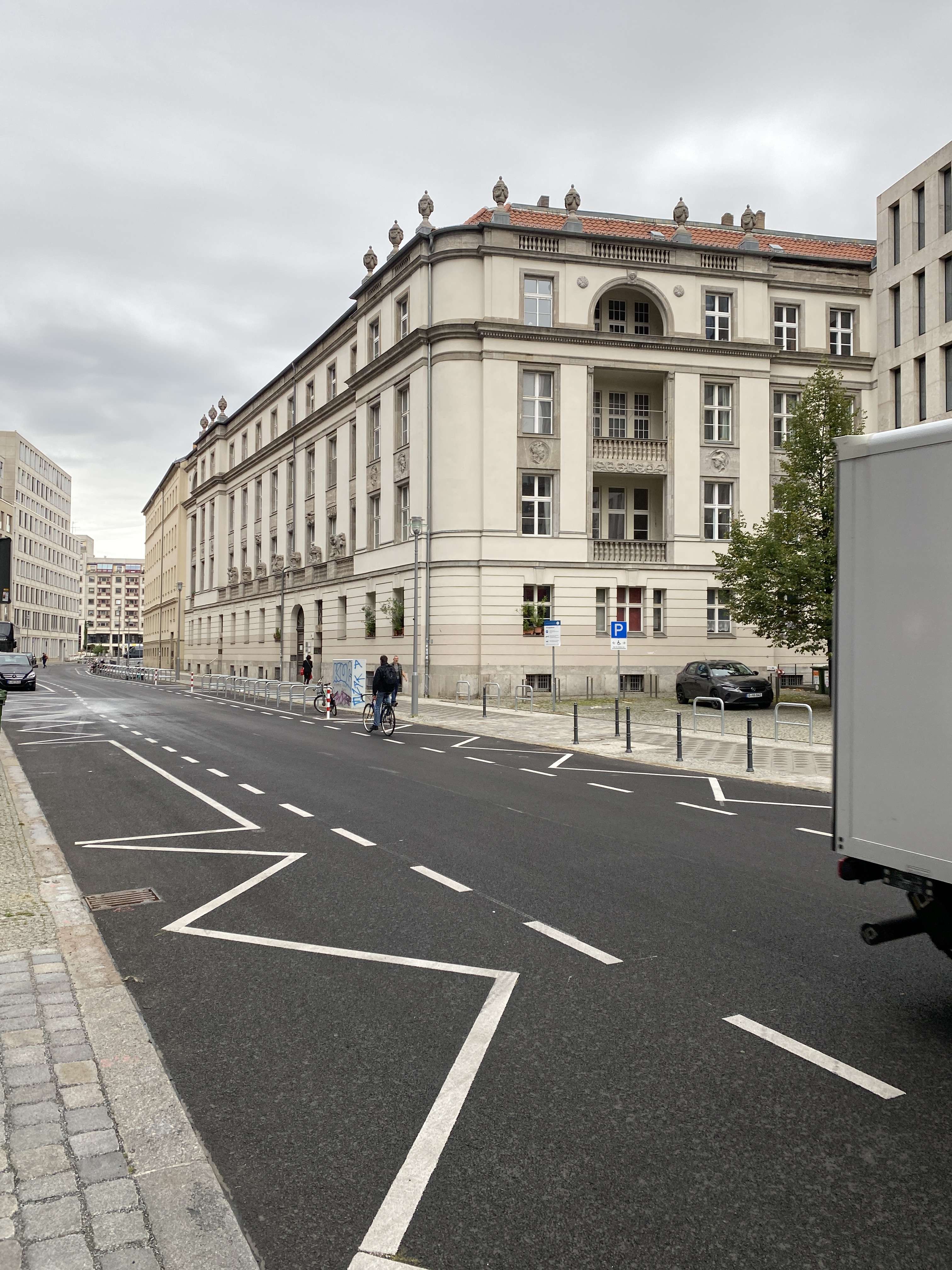 Thumbnail-Wohnung zum Kaufen in Berlin 1.450.000,00 € 160 m²