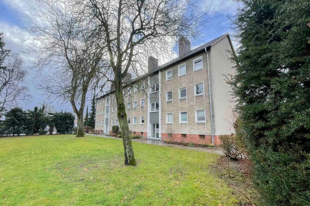 Thumbnail-Wohnung zum Kaufen in Lübeck 120.000,00 € 65.18 m²