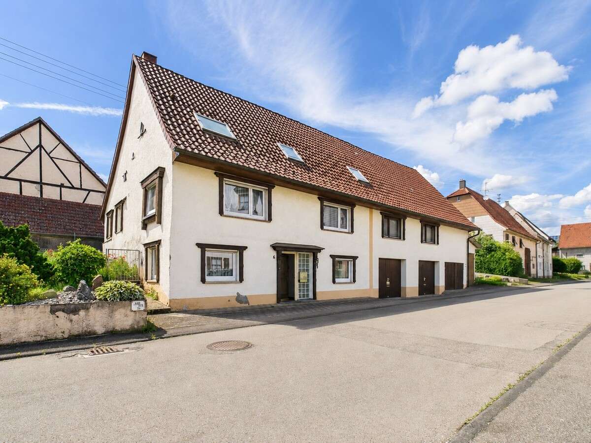 Thumbnail-Haus zum Kaufen in Oberndorf am Neckar Bochingen 249.000,00 € 170 m²