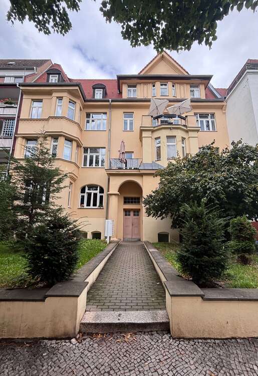 Thumbnail-Wohnung zum Mieten in Halle (Saale) 350,00 € 40.46 m²