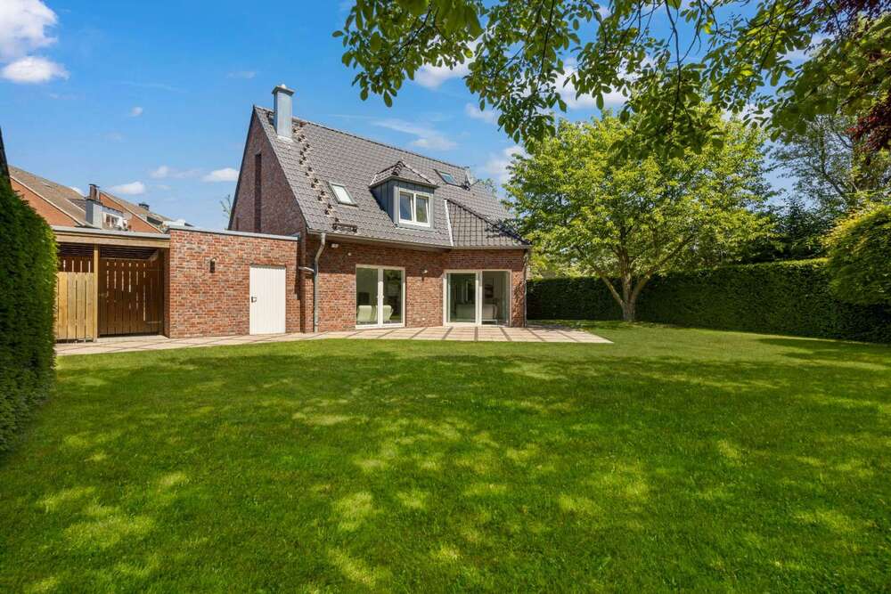 Thumbnail-Haus zum Kaufen in Neuss 940.000,00 € 196 m²