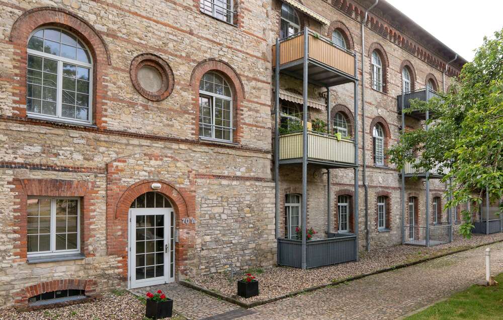 Thumbnail-Wohnung zum Mieten in Calbe 300,00 € 43.32 m²