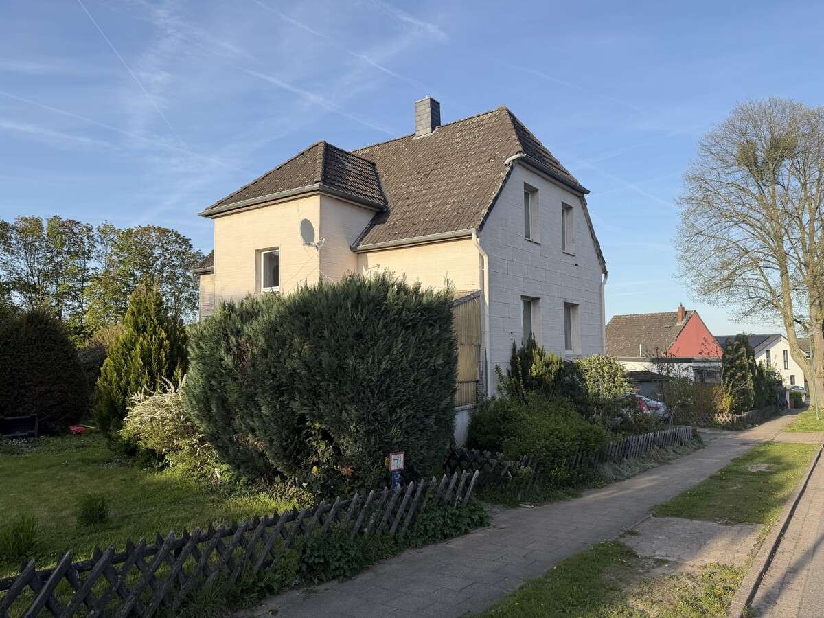 Thumbnail-Haus zum Kaufen in Bad Nenndorf Waltringhausen 300.000,00 € 139 m²