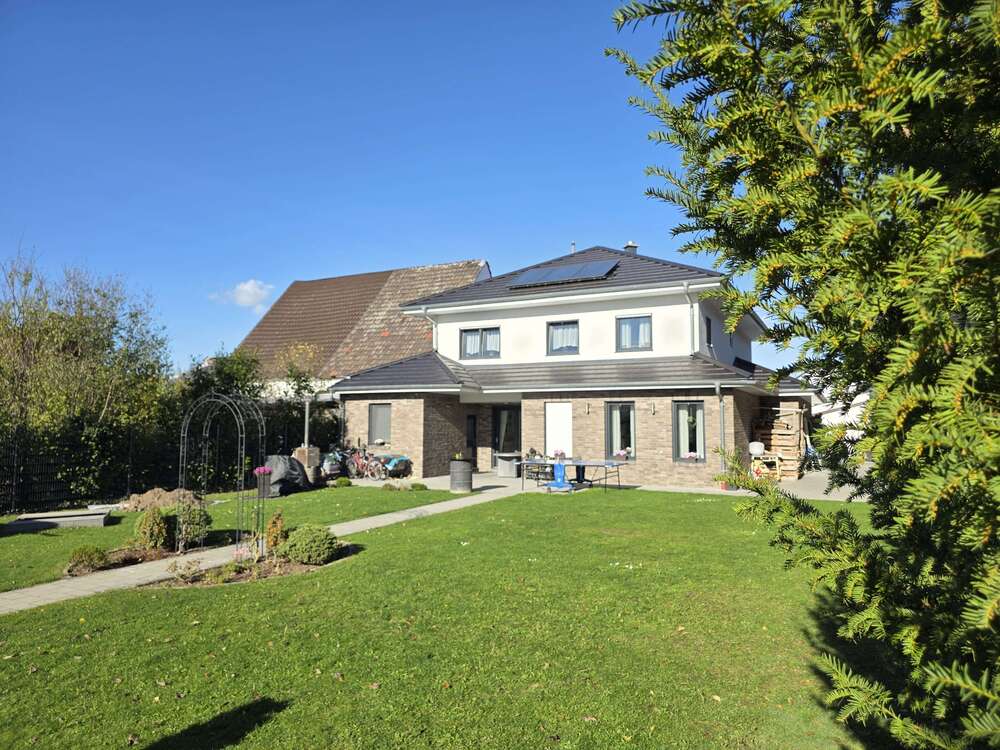 Thumbnail-Haus zum Kaufen in Römerberg 1.838.000,00 € 686 m²