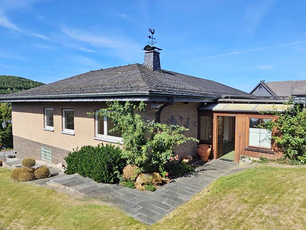 Thumbnail-Haus zum Kaufen in Sundern (Sauerland) 298.000,00 € 183 m²