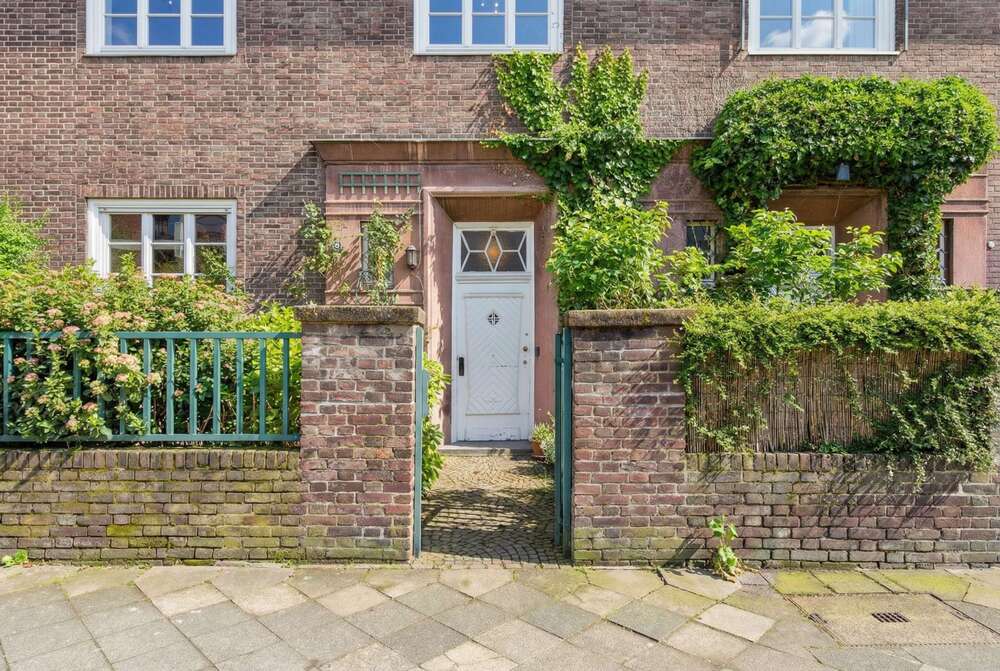 Thumbnail-Haus zum Kaufen in Düsseldorf - Oberkassel 2.950.000,00 € 312 m²