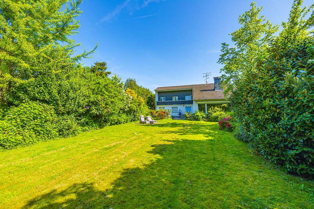 Thumbnail-Haus zum Kaufen in Langenfeld 1.480.000,00 € 255 m²