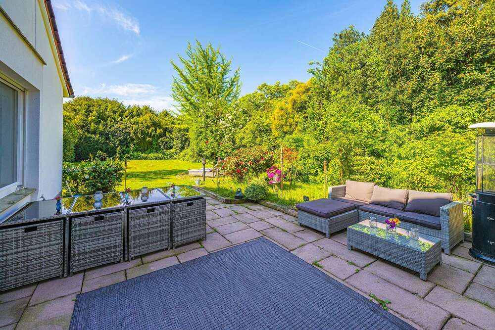 Thumbnail-Haus zum Kaufen in Langenfeld 1.480.000,00 € 255 m²