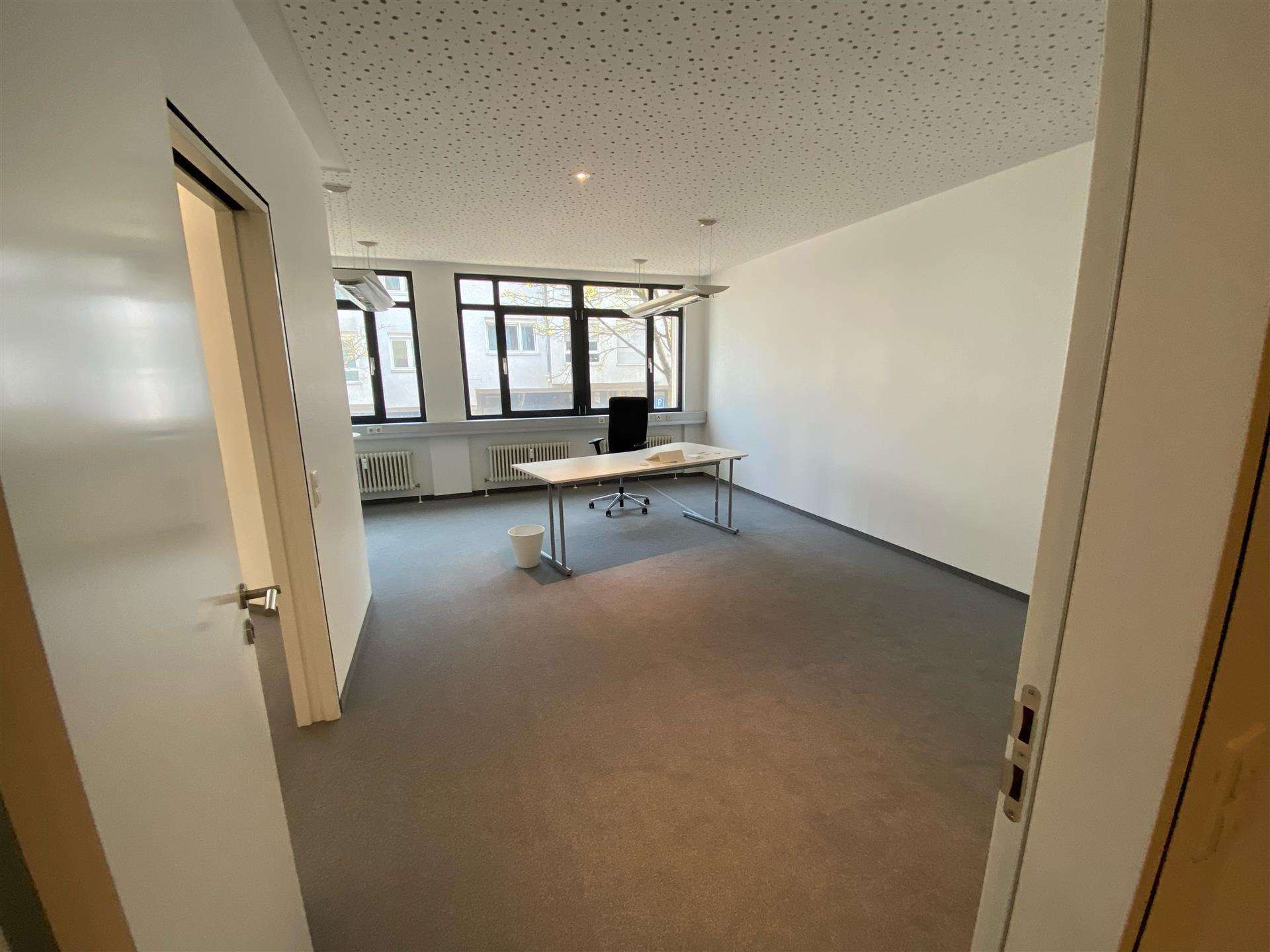 Thumbnail-Büro in Backnang 1.550,00 € 170 m²