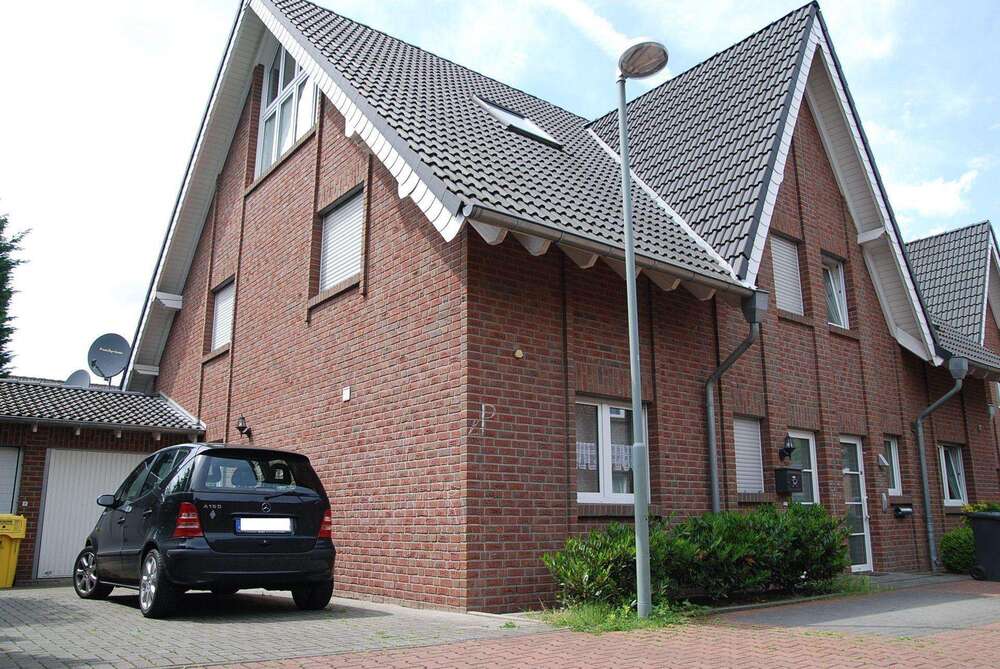 Thumbnail-Haus zum Mieten in Neuss 2.100,00 € 165 m²