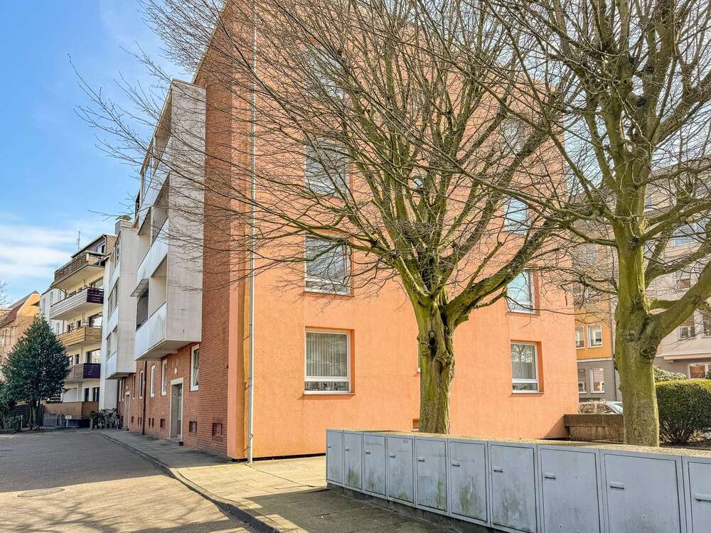 Thumbnail-Wohnung zum Kaufen in Bremerhaven 89.000,00 € 74 m²