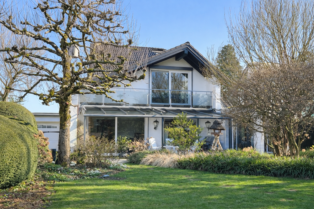 Thumbnail-Haus zum Kaufen in Wermelskirchen 940.000,00 € 280 m²