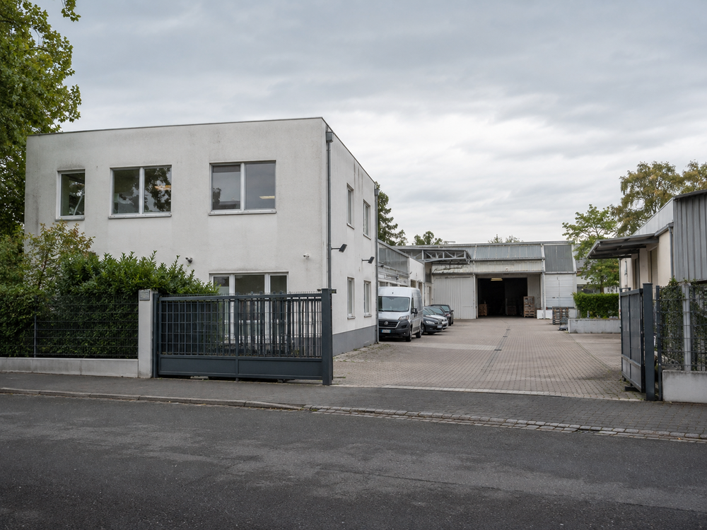 Thumbnail-Grundstück in Frankfurt am Main 3.800.000,00 € 3805 m²