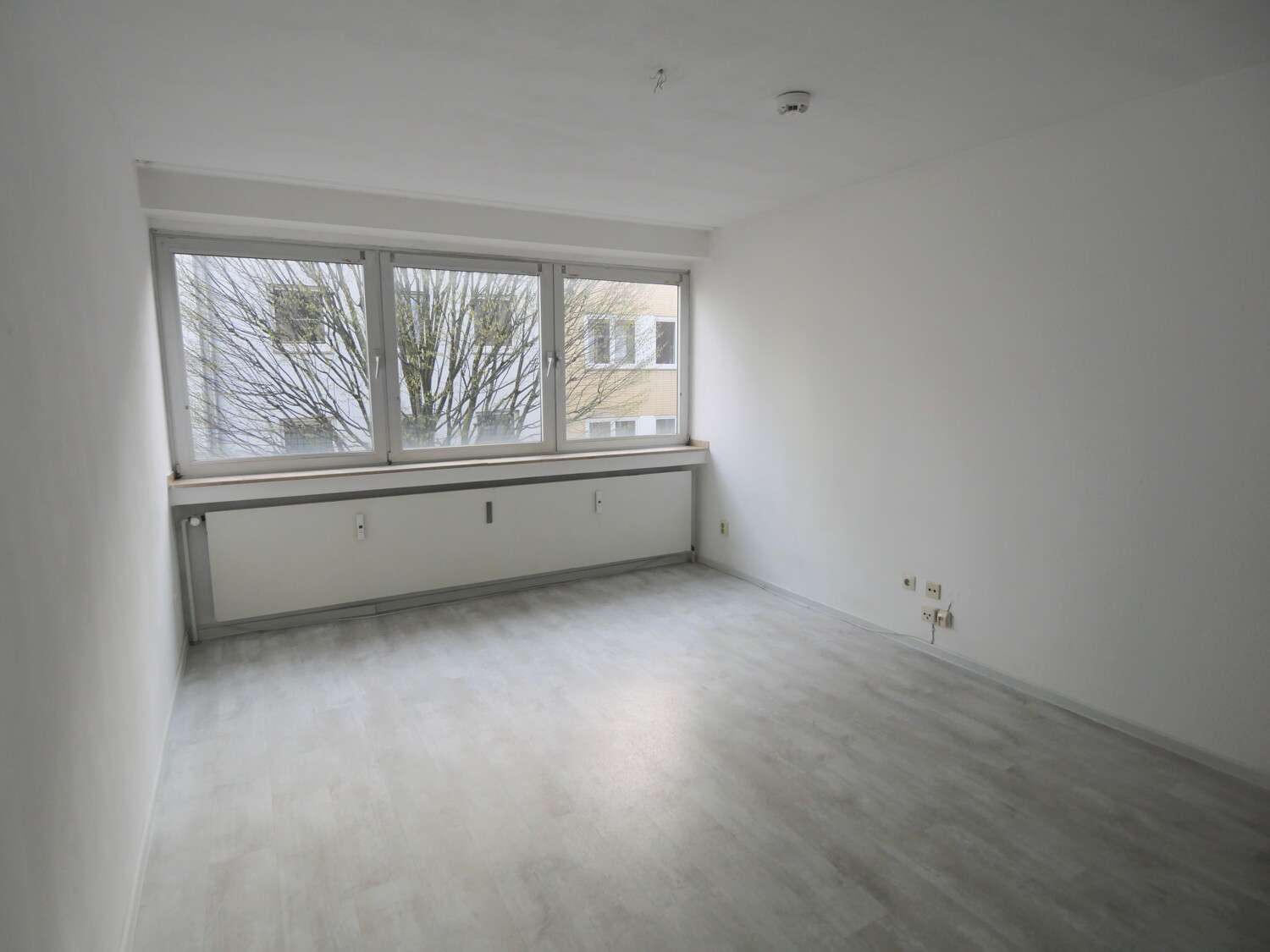 Thumbnail-Wohnung zum Mieten in Aachen 245,00 € 21.85 m²