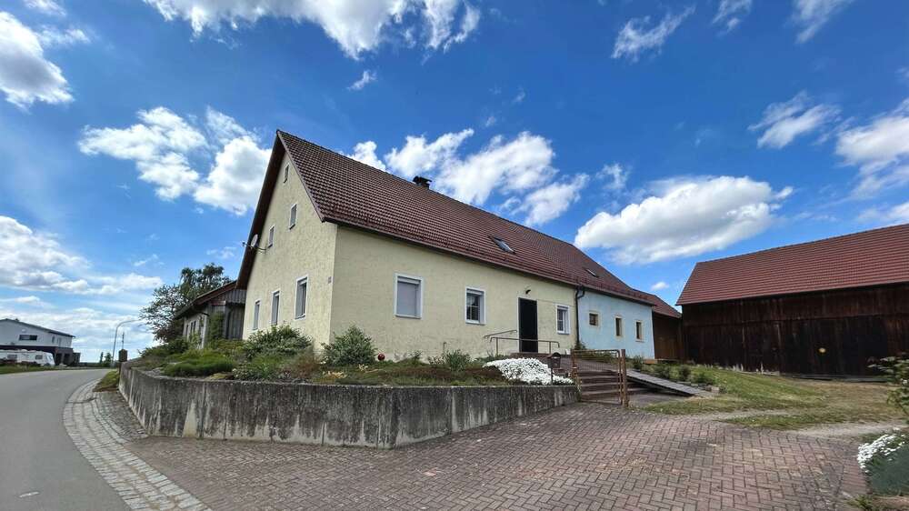 Thumbnail-Haus zum Kaufen in Bodenwöhr 348.000,00 € 136.11 m²