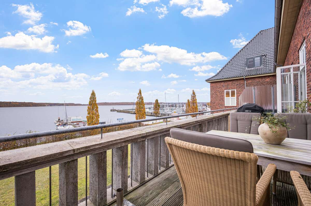Thumbnail-Wohnung zum Kaufen in Flensburg 1.479.000,00 € 140.39 m²