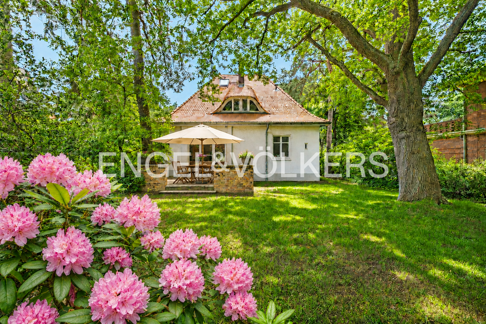 Thumbnail-Haus zum Kaufen in Berlin-Westend 1.750.000,00 € 200 m²