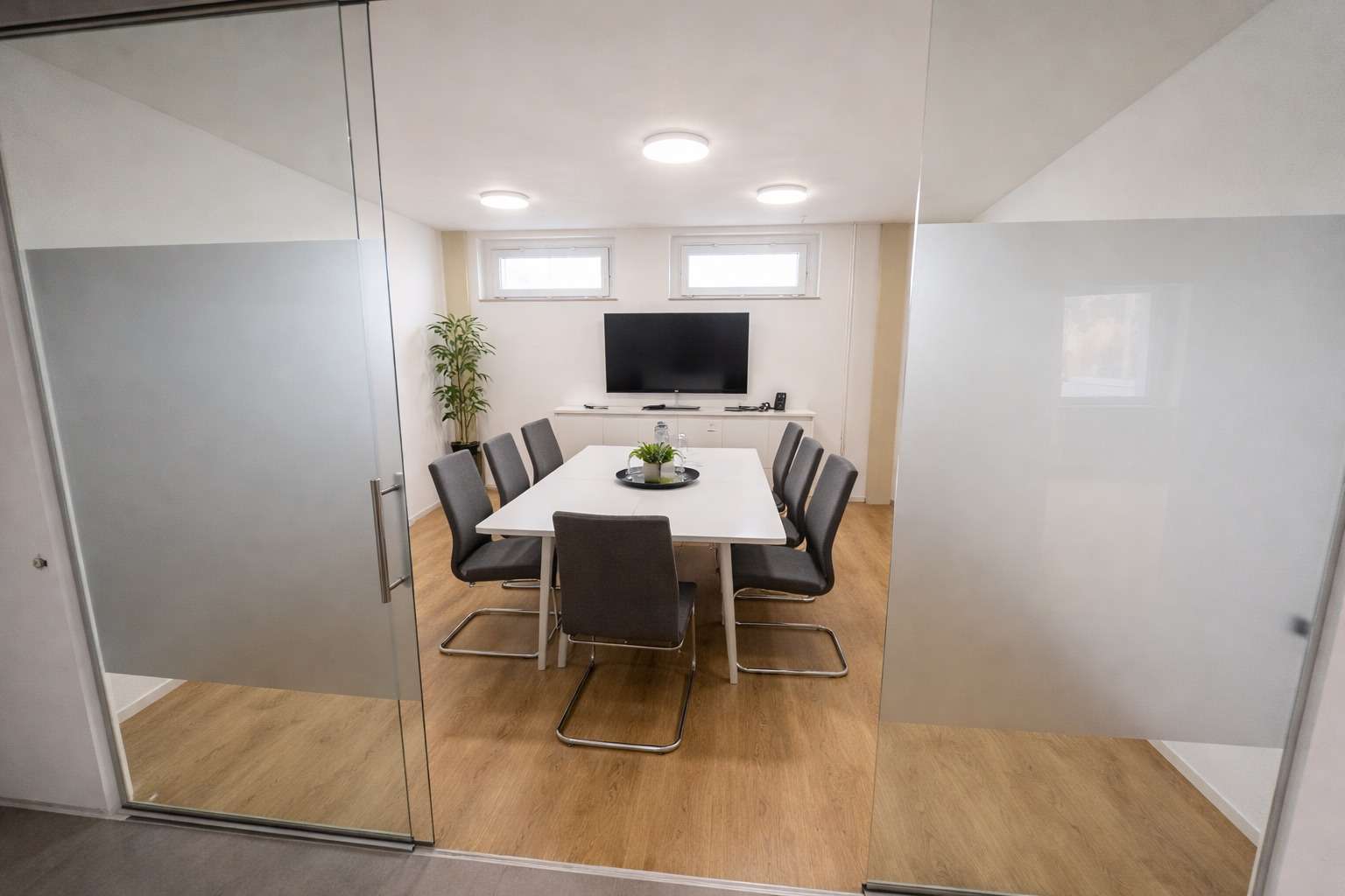 Thumbnail-Büro in Isernhagen 2.250,00 € 225 m²