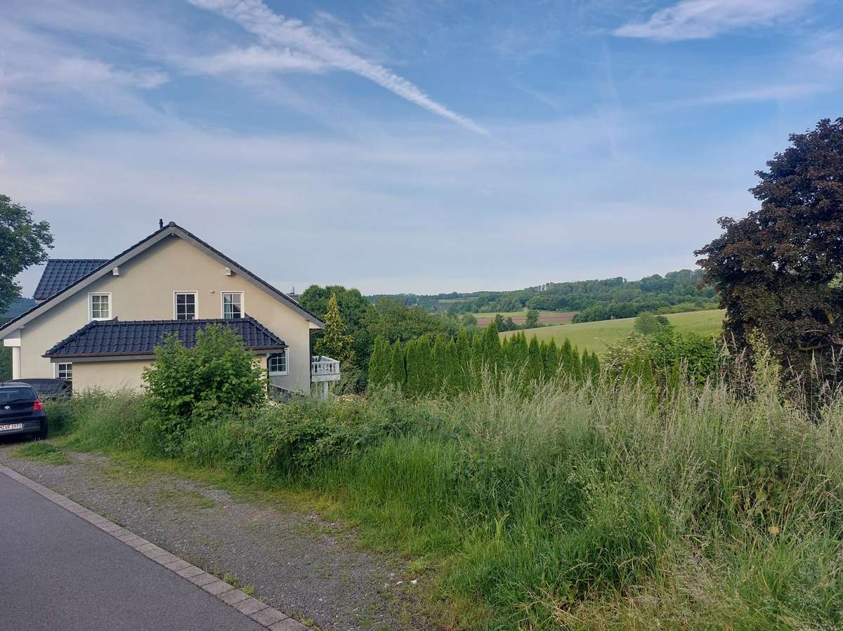 Thumbnail-Grundstück zu verkaufen in Reichshof 79.990,00 € 754 m²