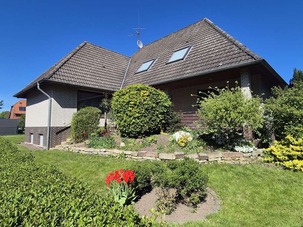 Thumbnail-Haus zum Kaufen in Giesen 380.000,00 € 151 m²