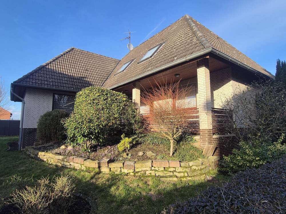 Thumbnail-Haus zum Kaufen in Giesen 380.000,00 € 151 m²