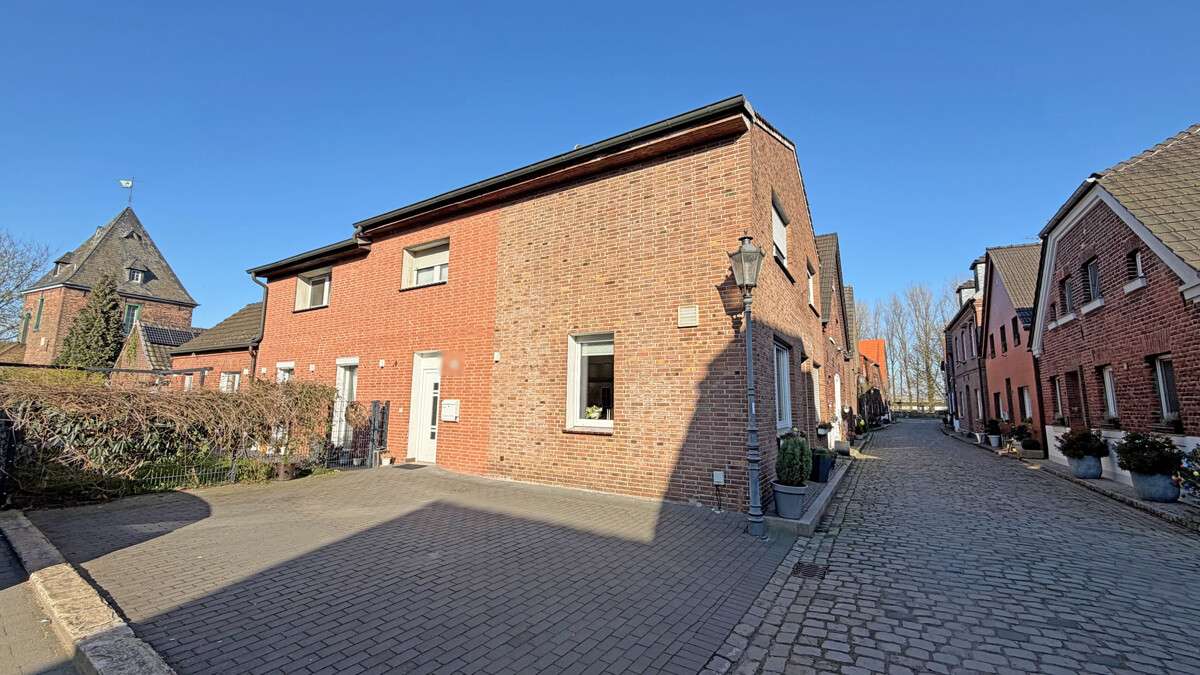 Thumbnail-Haus zum Kaufen in Hünxe 485.000,00 € 246 m²