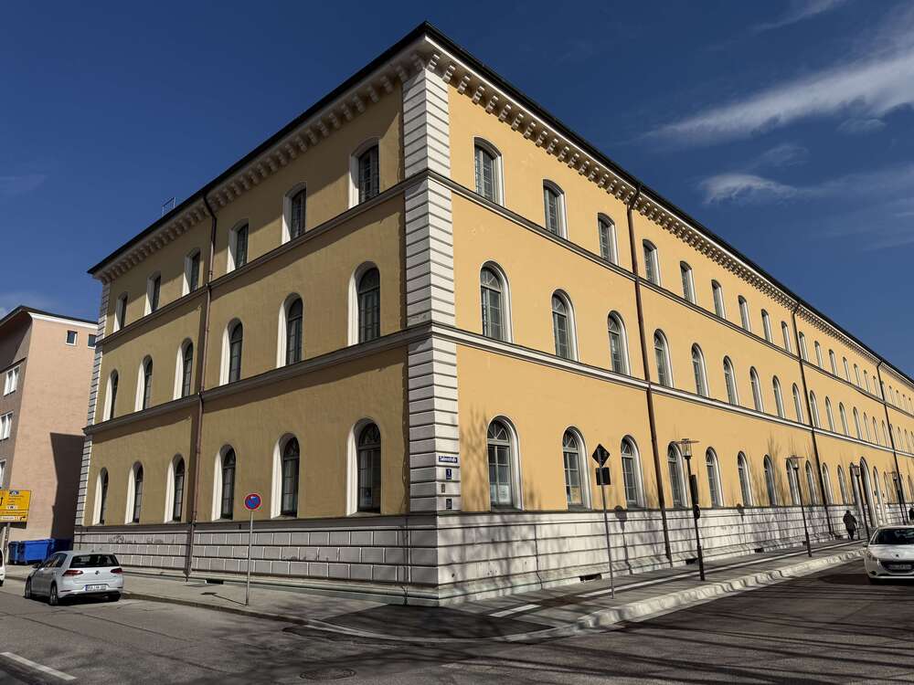 Thumbnail-Wohnung zum Kaufen in Bad Reichenhall 275.000,00 € 64.99 m²