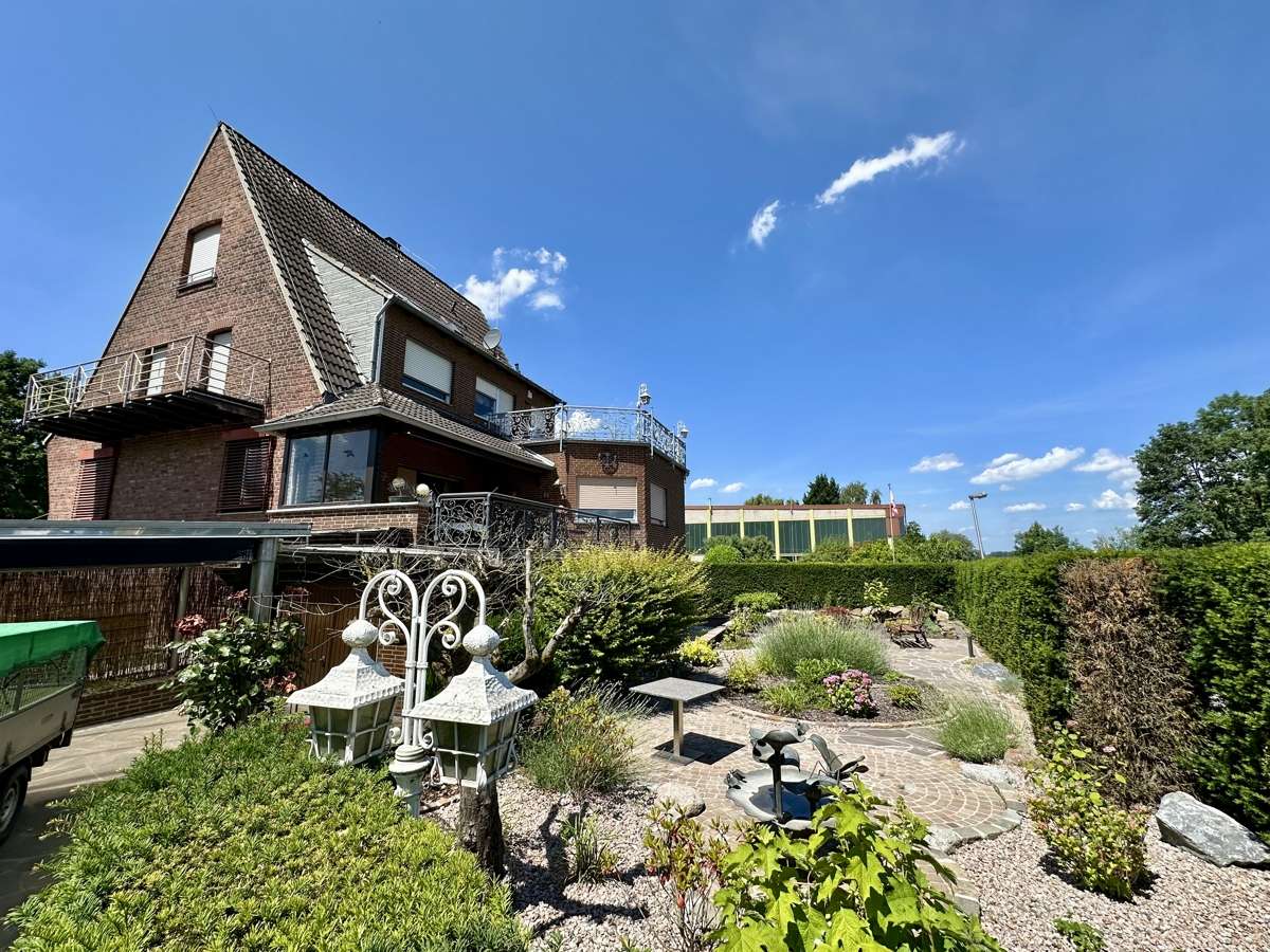 Thumbnail-Haus zum Kaufen in Dormagen 745.000,00 € 200 m²