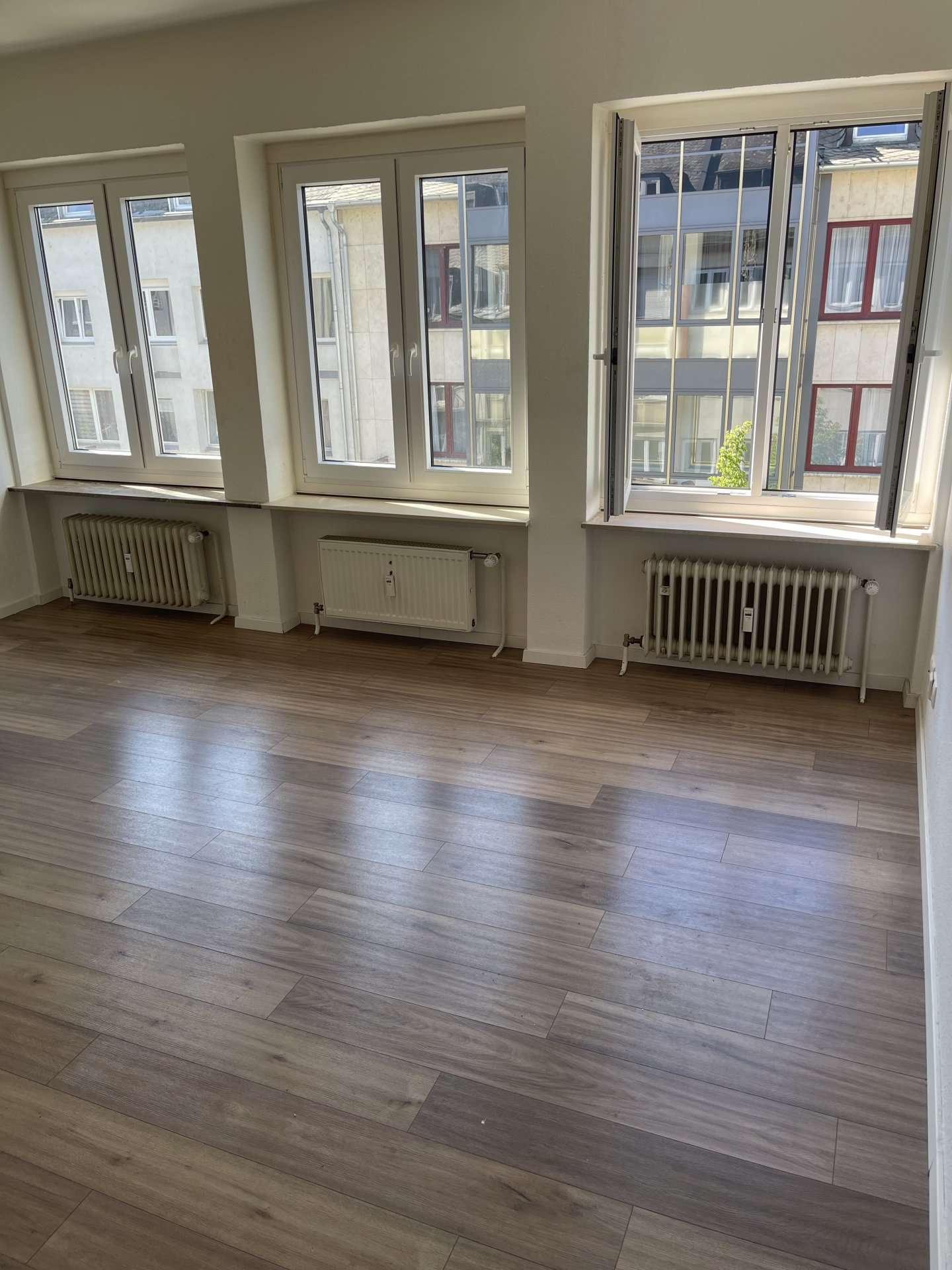 Thumbnail-Wohnung zum Mieten in Koblenz 430,00 € 25.49 m²