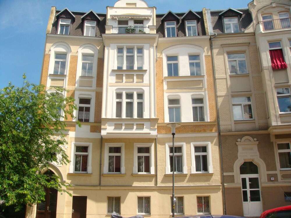 Thumbnail-Wohnung zum Kaufen in Halle 275.000,00 € 152.26 m²