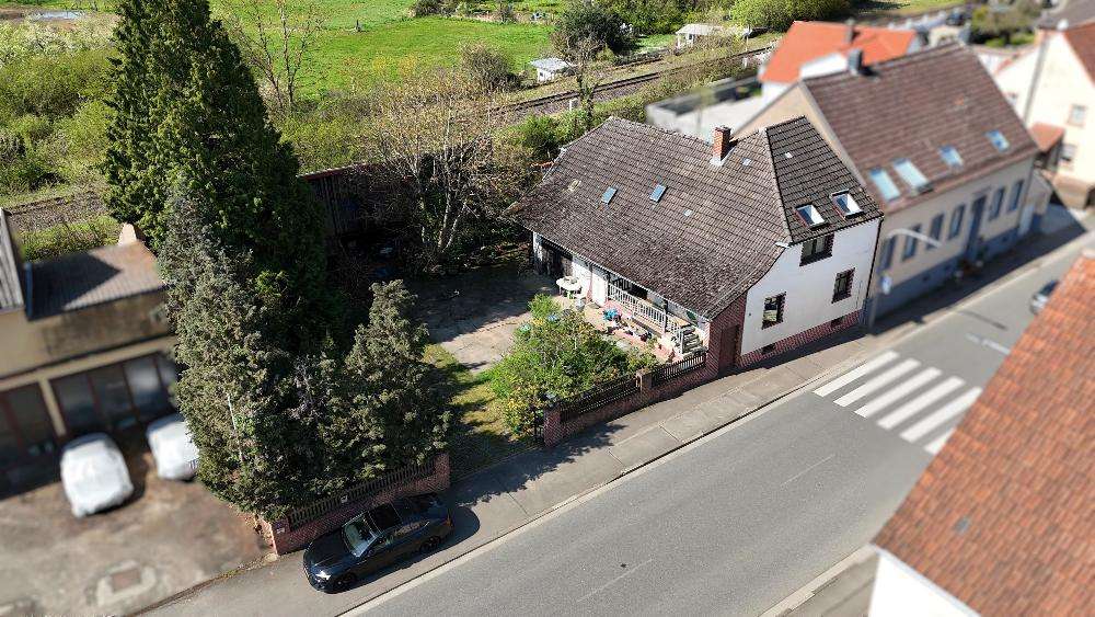Thumbnail-Haus zum Kaufen in Homburg 230.000,00 € 135 m²