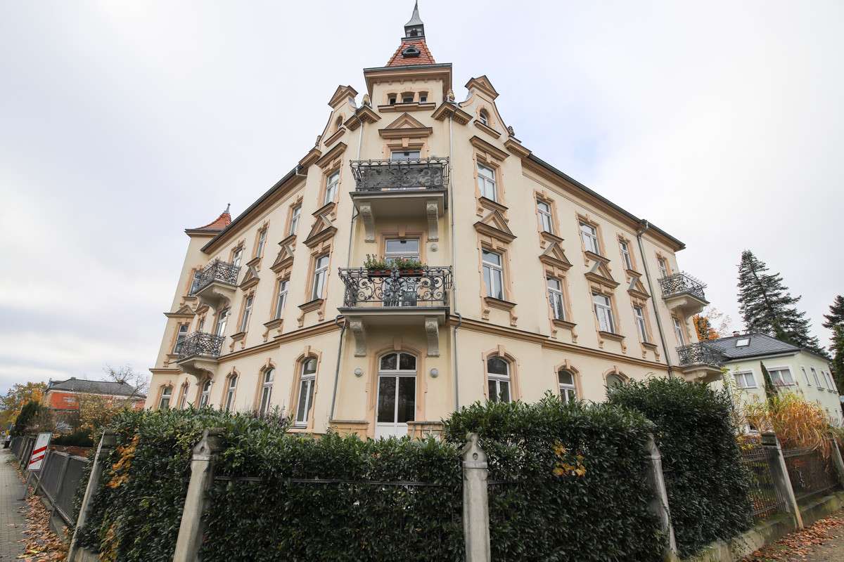 Thumbnail-Wohnung zum Kaufen in Radebeul 240.000,00 € 88.64 m²