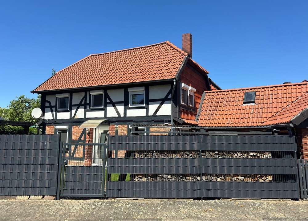 Thumbnail-Haus zum Kaufen in Peine 170.000,00 € 88.77 m²