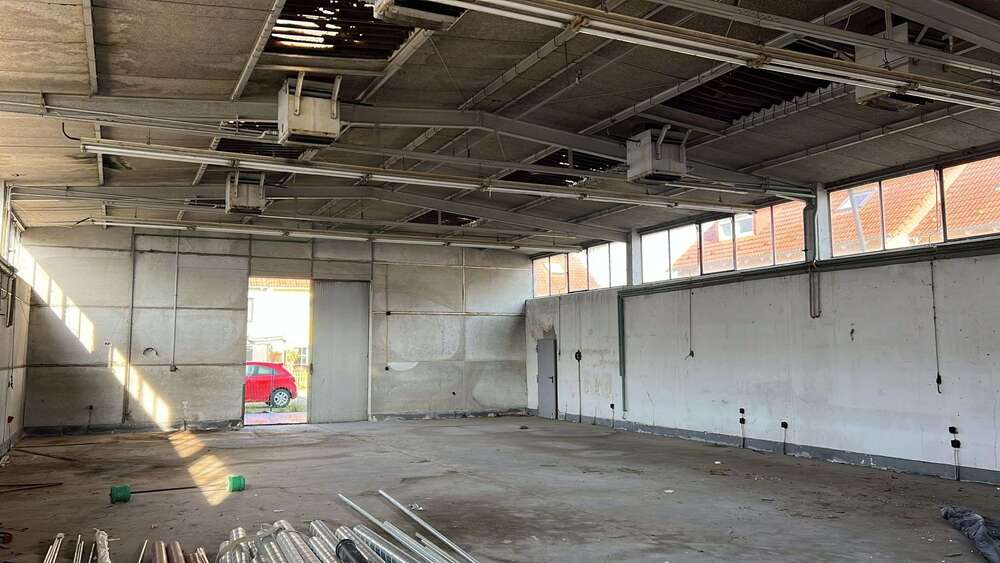 Thumbnail-Halle in Lampertheim 2.500,00 € 400 m²