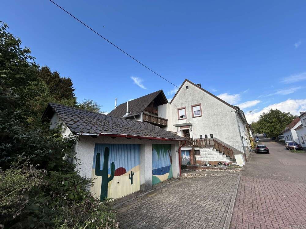 Thumbnail-Haus zum Kaufen in Mandelbachtal Ommersheim 219.000,00 € 317 m²