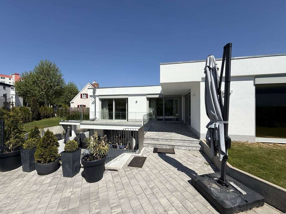 Thumbnail-Haus zum Kaufen in Königsbrunn 975.000,00 € 240 m²