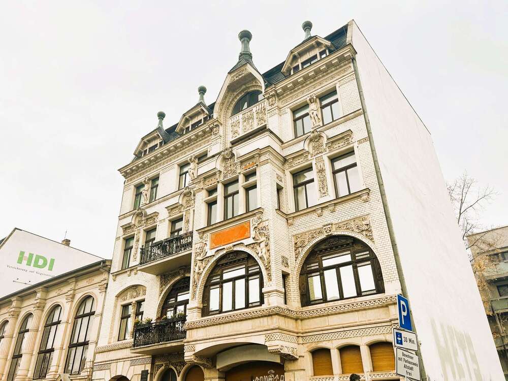 Thumbnail-Wohnung zum Mieten in Halle 1.225,00 € 151.74 m²