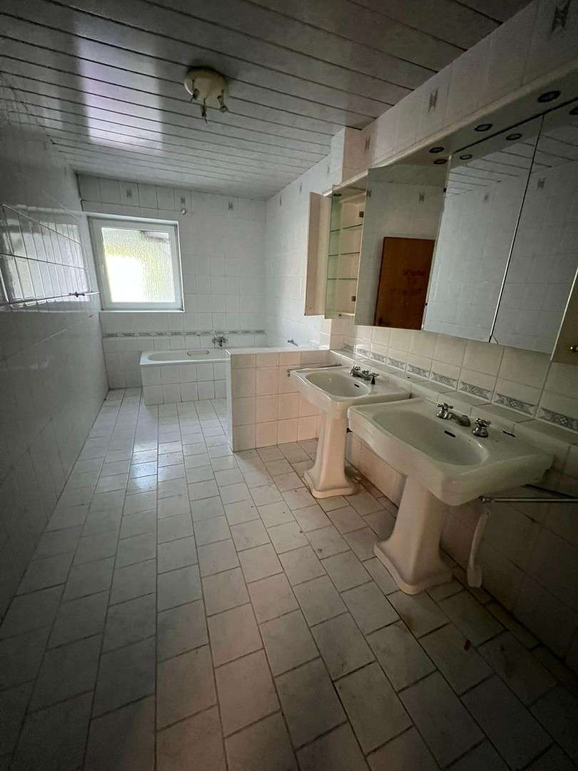 Thumbnail-Wohnung zum Mieten in Obernkirchen 1.200,00 € 168 m²