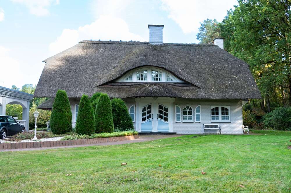 Thumbnail-Haus zum Kaufen in Schloß Holte Stukebrock 1.090.000,00 € 424.29 m²